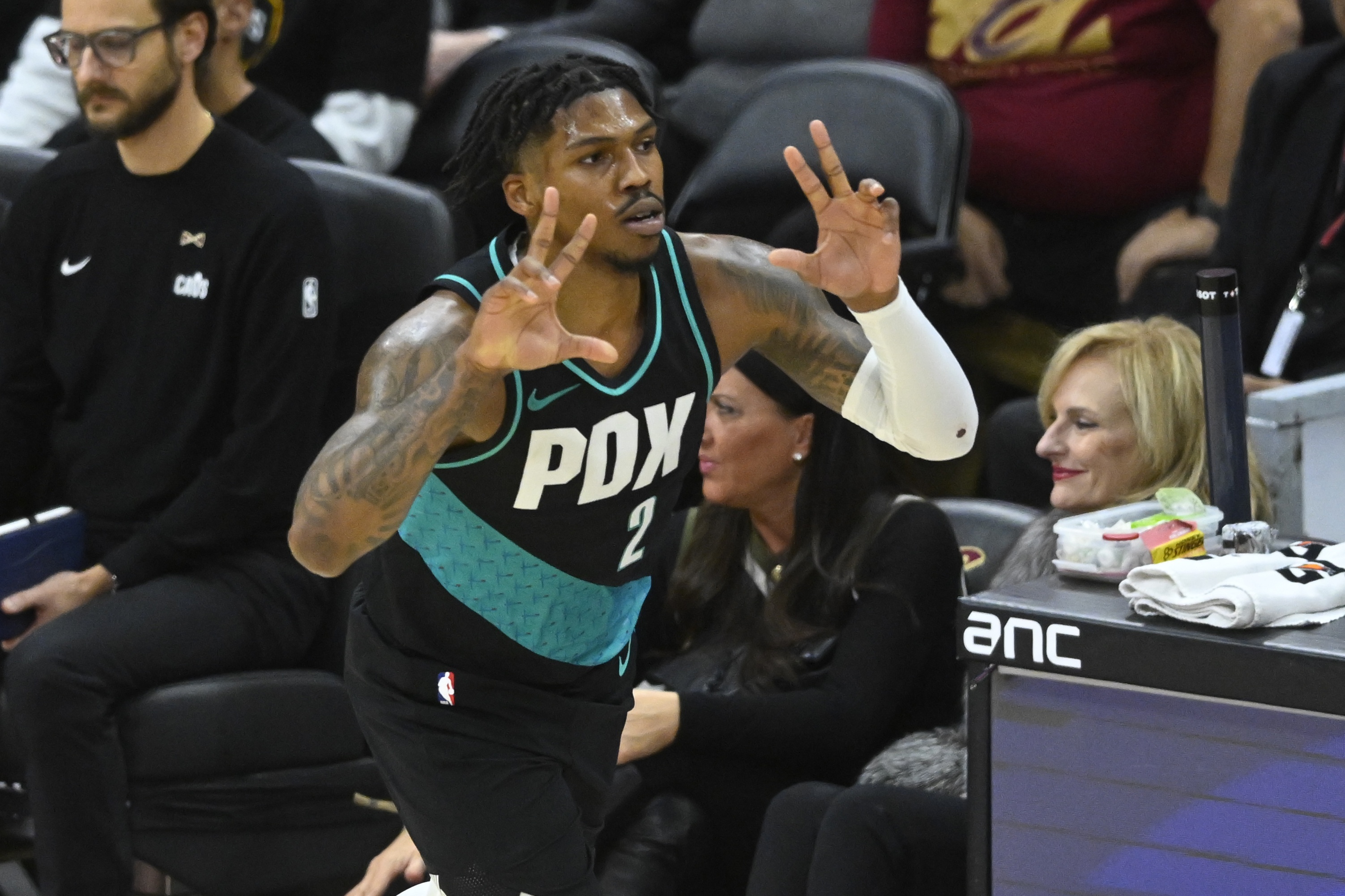 MK体育-乐福砍24分！记者：穷人版利拉德 今年新秀各个位置都有亮眼球员