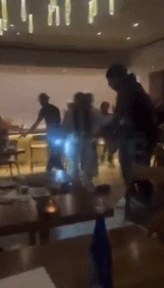 MK体育官网-德罗赞卷入冲突风波！挥拳相向致伤者被送医