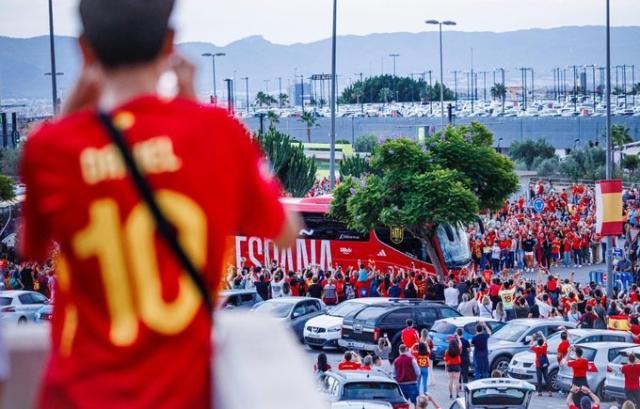 MK体育-残阵西班牙进攻受阻，罗德里替身处子球绝杀丹麦！