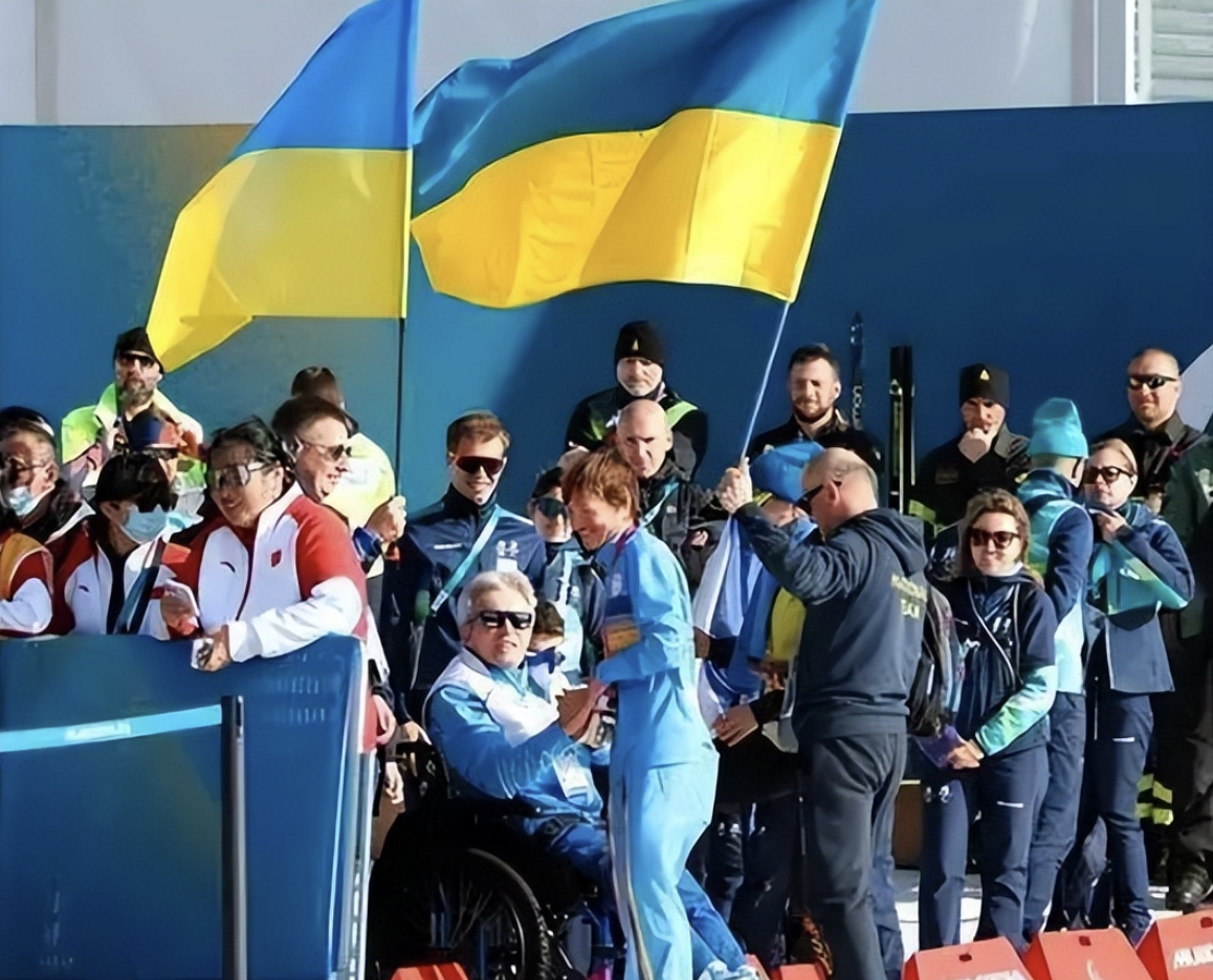 MK官网-乌克兰怒批国际残奥委会：可耻！不让我们升旗+开会 摘下选手耳机
